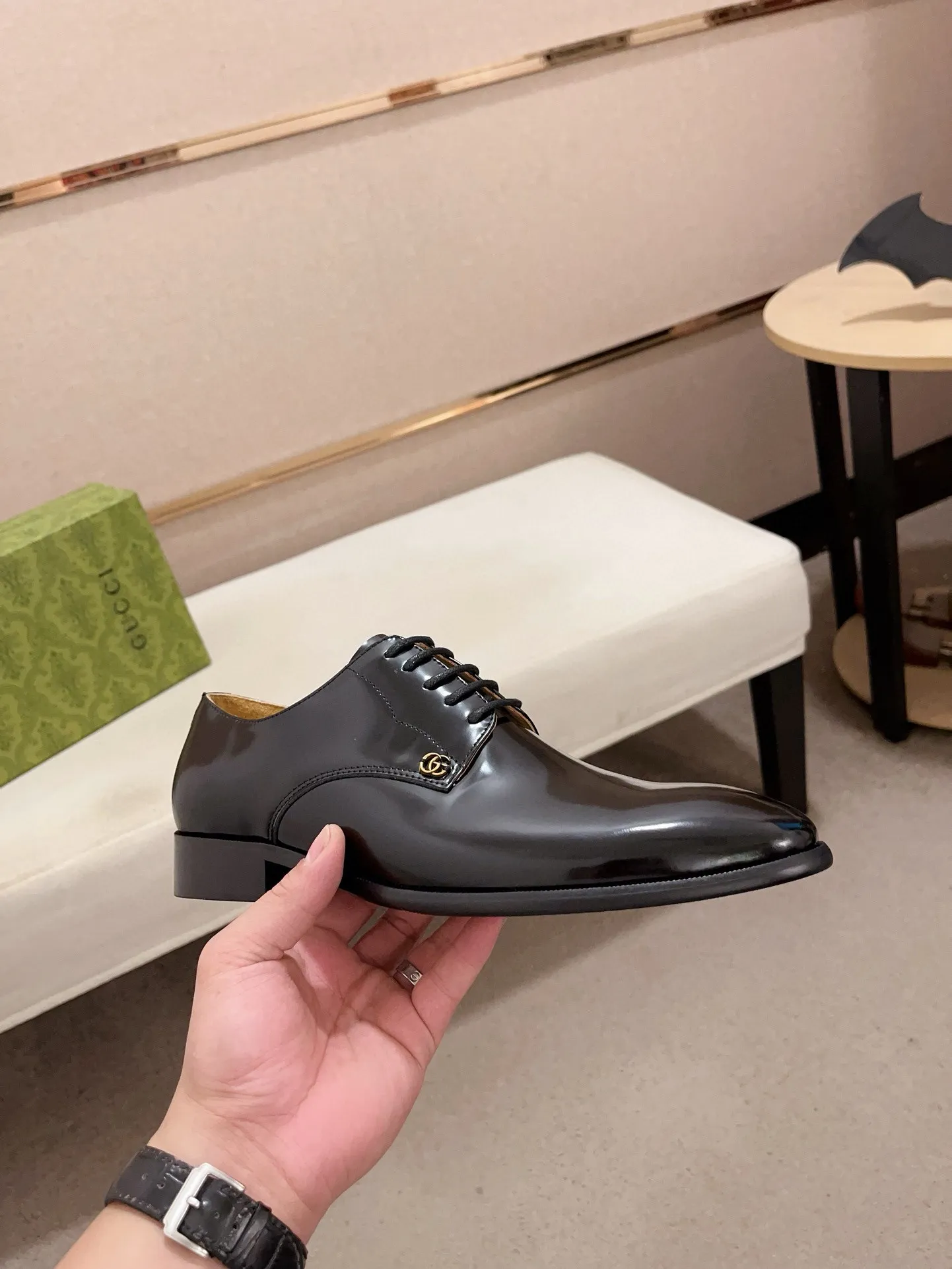 Men's shoes 💰: 520💰 (GUCCI) new series ss hot new products 💢 💠 Casual leather shoes 👞, first layer of cowhide, upper hardware buckles and logo on the sides of the shoe, brand logo on the insole and sole 💠 💎Upper: 100% cowhide 💎Inner: cowhide/100% 💎Feet: cowhide/100% 💎Sole: rubber/100% 💎SIZE: 38 39 40 41 42 43 44 Can be customized 45